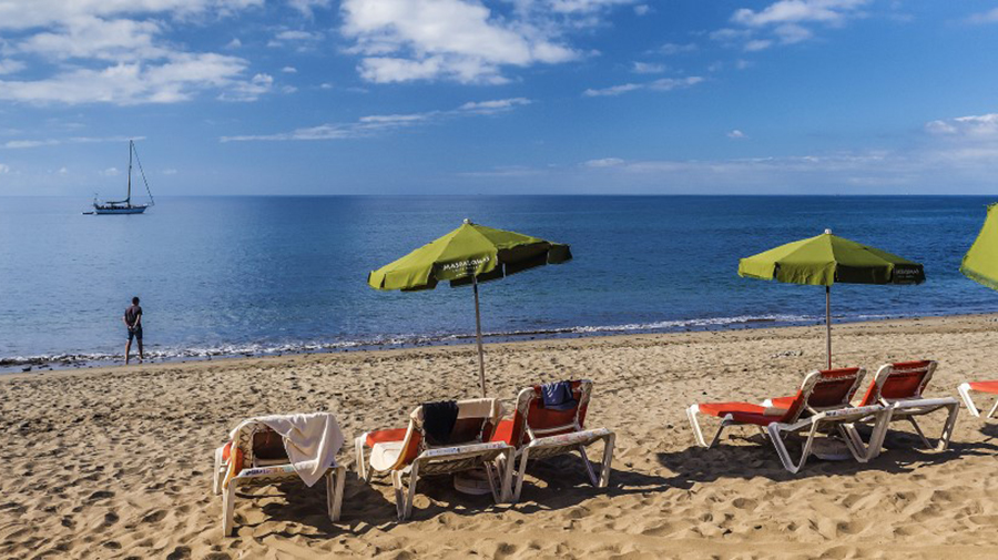 Geniet van het rustige strand van Meloneras