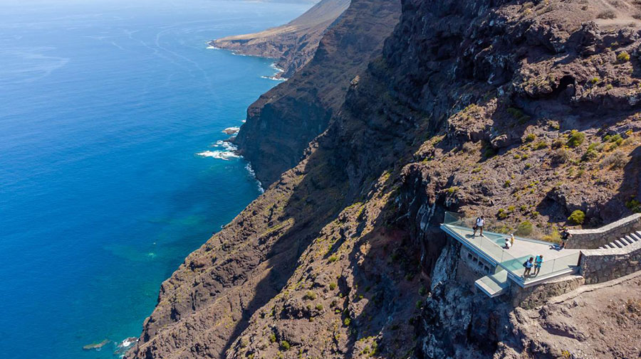 Balcón del Mirador, een uitkijkpunt dat aan een klif hangt 