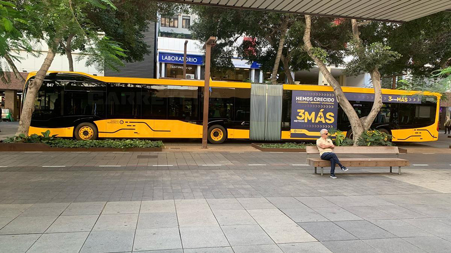 In Las Palmas zijn vier nieuwe elektrische bussen in gebruik genomen