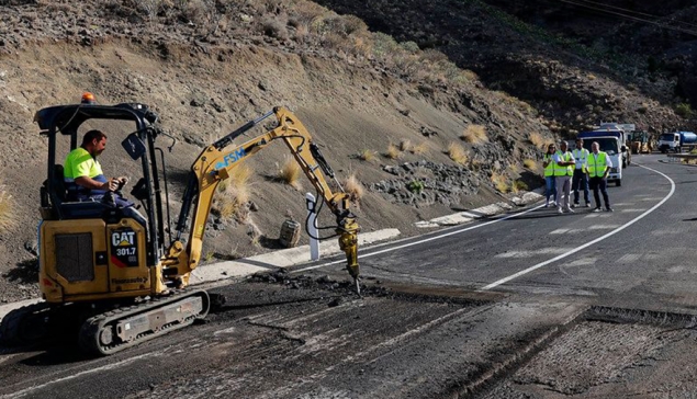 Voor 1,2 miljoen euro wordt momenteel de weg tussen La Aldea en Mogán gerenoveerd