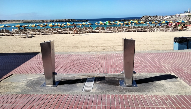 Waterschaarste? Mogán schakelt douches en voetdouches op stranden uit!