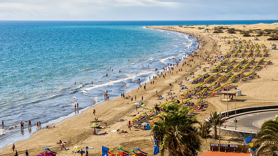 35 jaar later: Terrassen direct op het zand? Bij het CC Oasis in Maspalomas is het nu weer mogelijk!