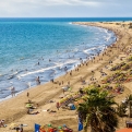35 jaar later: Terrassen direct op het zand? Bij het CC Oasis in Maspalomas is het nu weer mogelijk!