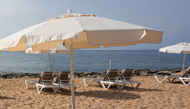 Meer dan 10 stranden getroffen en gesloten vanwege gele vette klonten!