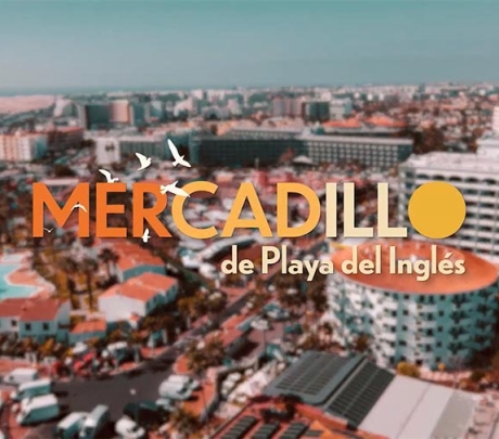 De straatmarkt van Playa del Inglés verrijkt de lokale winkelervaring en versterkt het sociale leven in de omgeving.